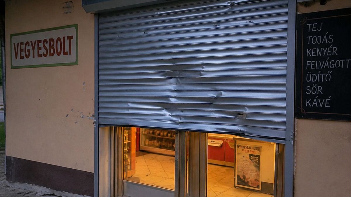 Részegen tombolt a férfi a zalai boltban – arcon ütötte a bolti dolgozót, szétverte a bejáratot, a vásárlók is bent ragadtak