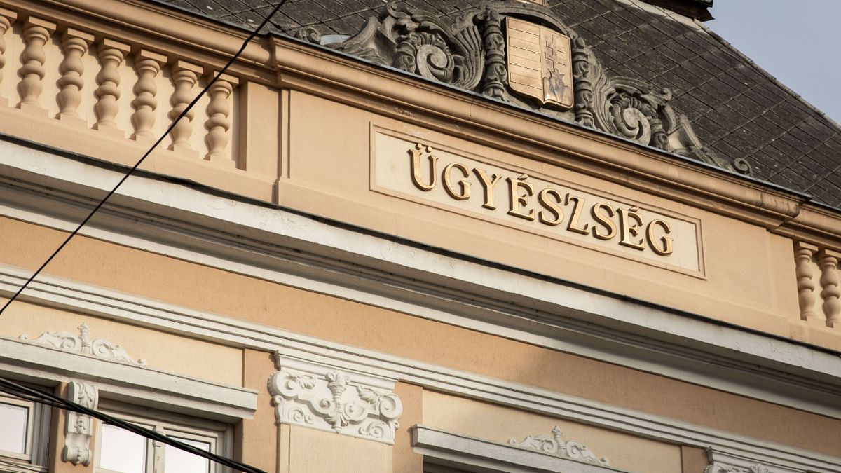 Nem egyszer, négyszer is lebukott – hamis parfümöket árult Zalában és más városokban
