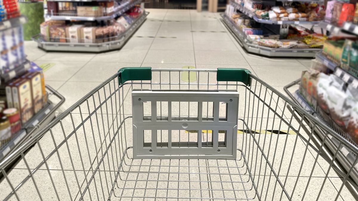 Szalmonellás étel került a boltok polcaira – ha vásároltál belőle, azonnal vidd vissza!