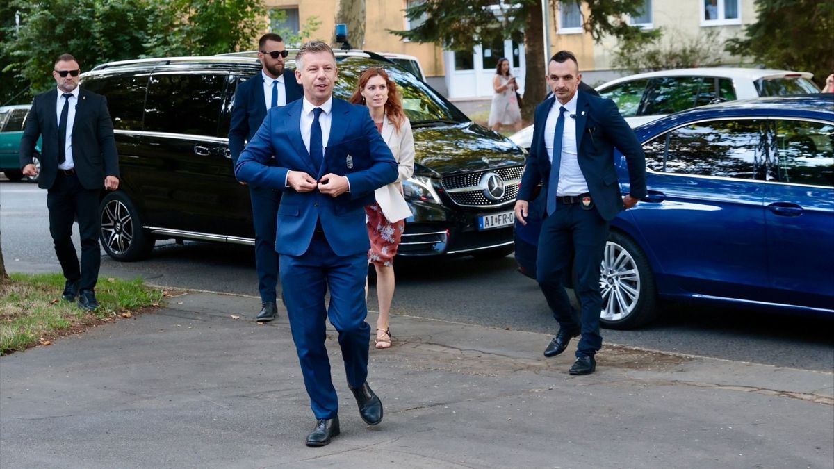 Megérkezett Nagykanizsára Magyar Péter, kezdődik az országos tanévnyitó (galéria)