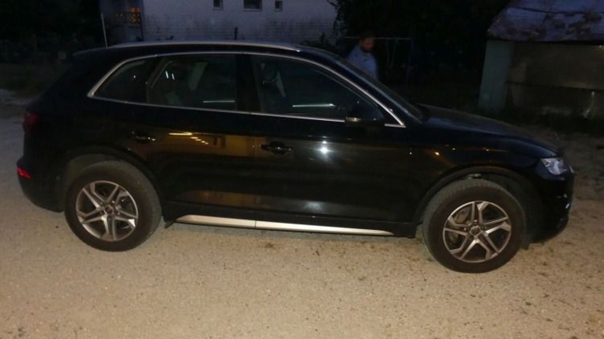 Túl lassú volt az előtte haladó jármű Keszthelyen – ütötte a szélvédőjét, nem törődve a gyerekek rettegésével