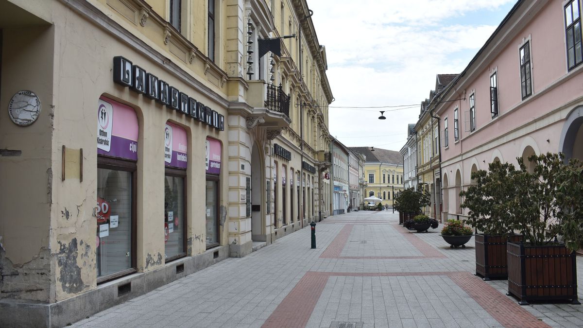 Mi történik itt? Újabb üzlet zár be a zalai város sétálóutcáján (galéria)