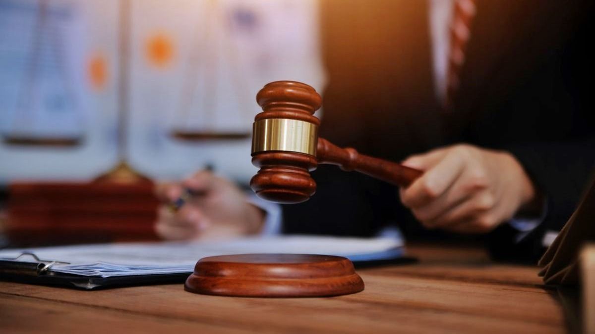 Nevelőjére támadt egy fiatalkorú egy lenti lakásotthonban