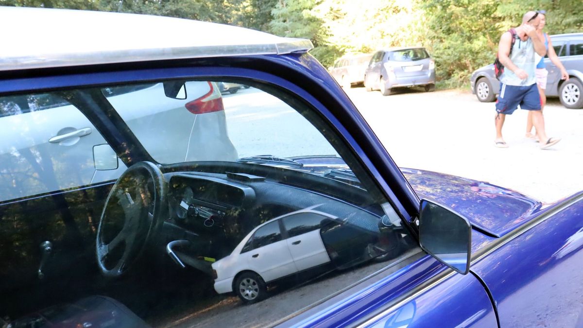 A keleti blokk válasza volt a VW Bogárra, ajtajából hólapát lett – Kitalálod, mi az?