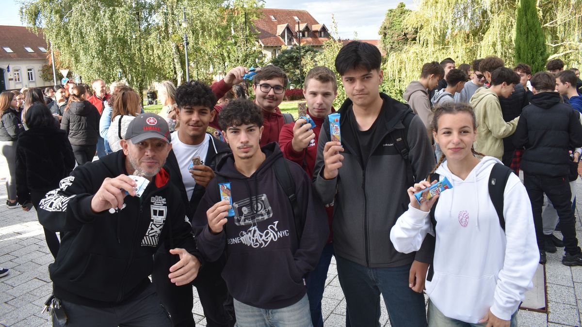 Több százan reggeliztek egyszerre a zalai városban – megdőlt az országos rekord (galéria, videó)
