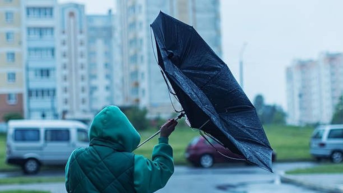 Viharos széllel érkezik a kedd Zalában: záporok és zivatarok is jöhetnek