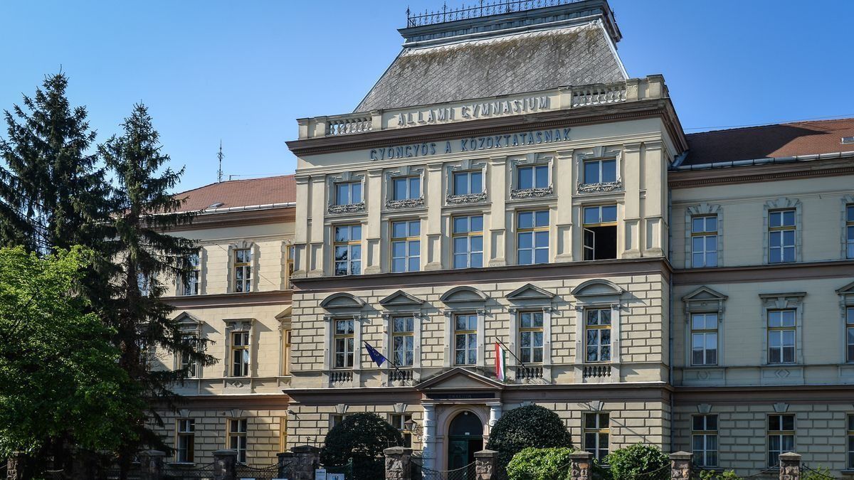 Fegyveres fenyegetés: rendőrök vonultak ki egy gyöngyösi gimnáziumhoz