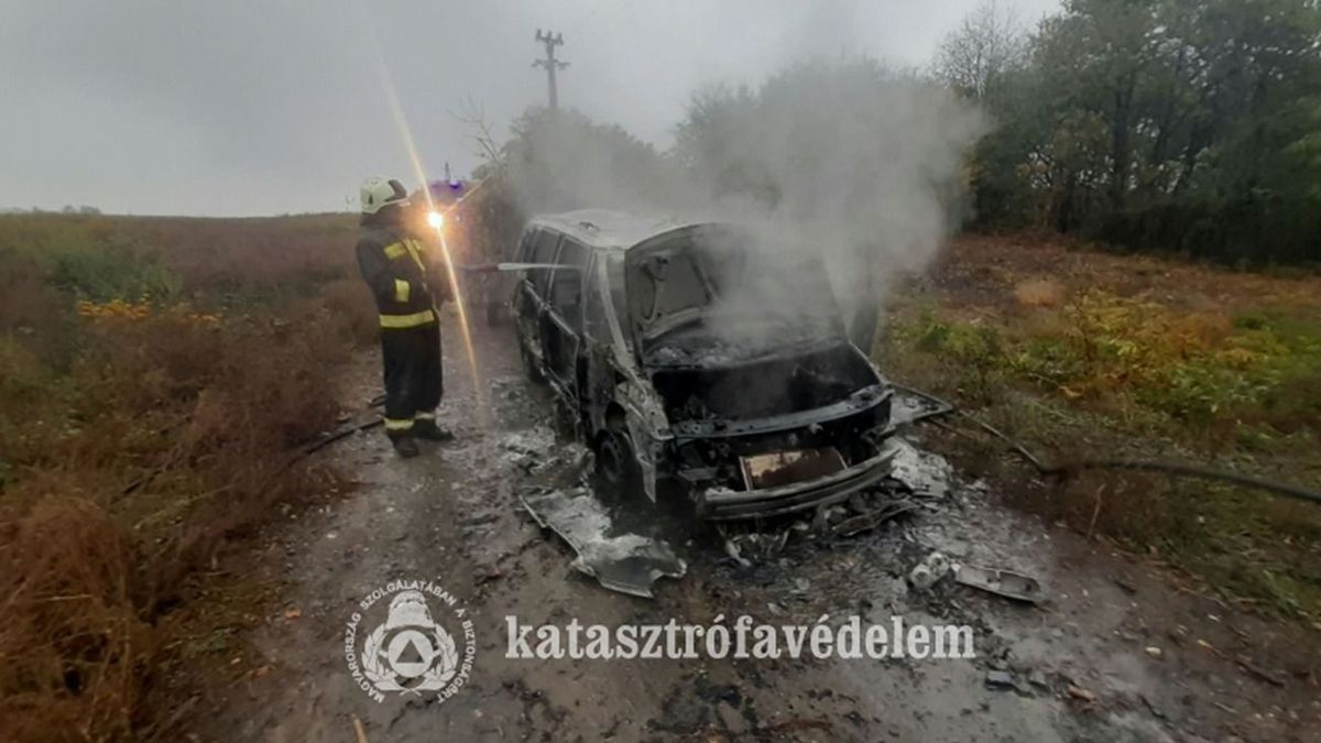 Kigyulladt egy autó Zalában, a tűzoltóknak is közbe kellett lépniük – fotókon az oltás