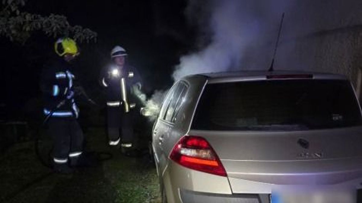 Kigyulladt autó és bedrogozott sofőr is adott feladatot a hatóságoknak