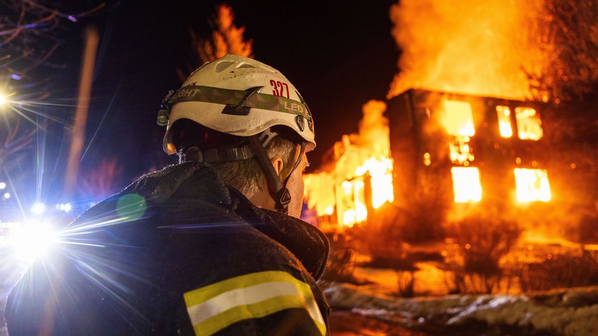 Teljes terjedelmében ég egy épület Lentiben